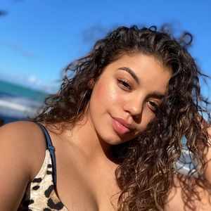 Meet your Posher, Alondra